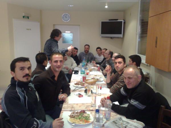 fransadaki takim arkadaslarimla bir aksam yemegi