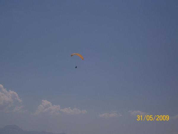 Paratle atlamak ite zgrlk budur !!!